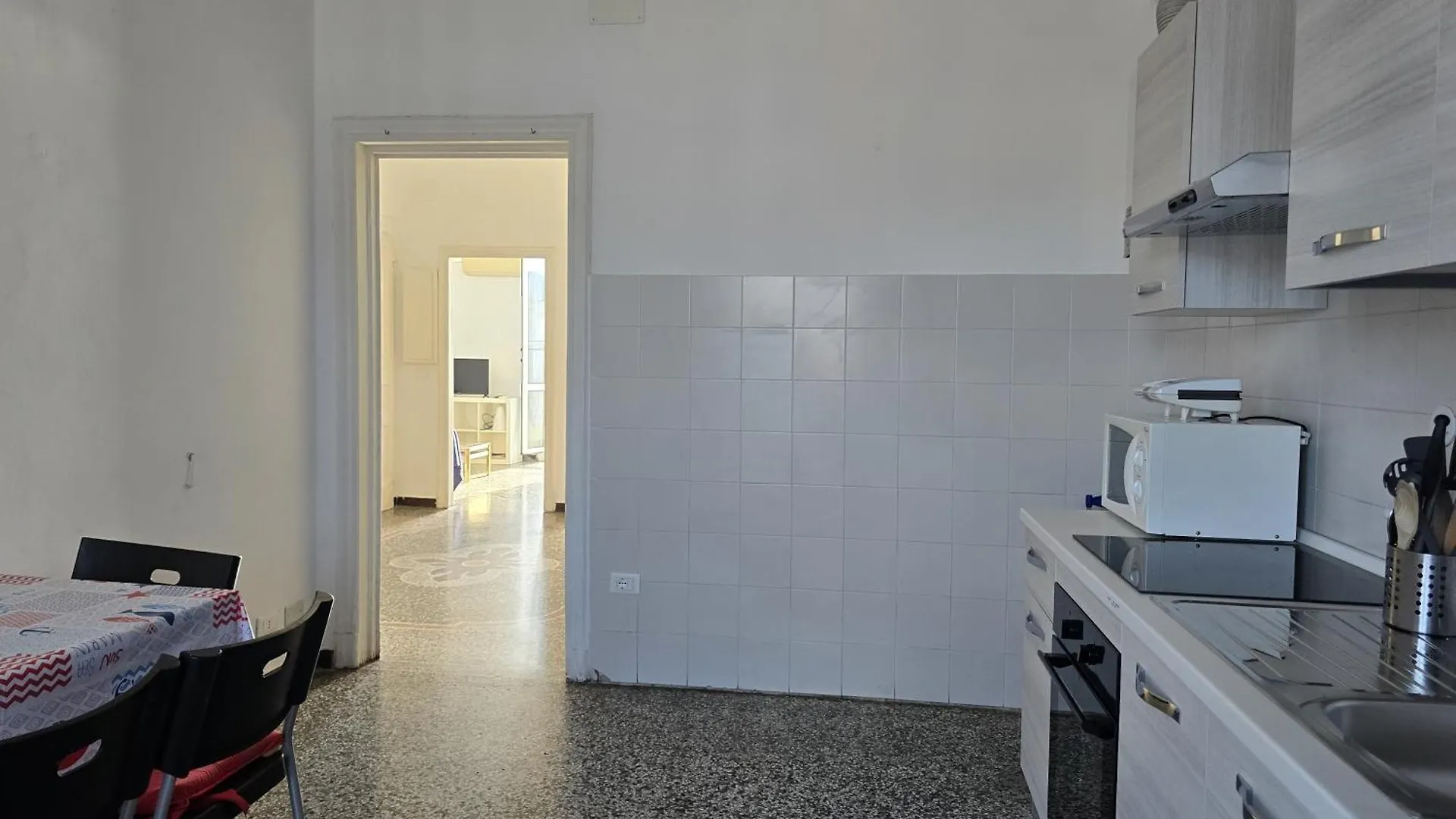 Marina Apartment Savona 0*,