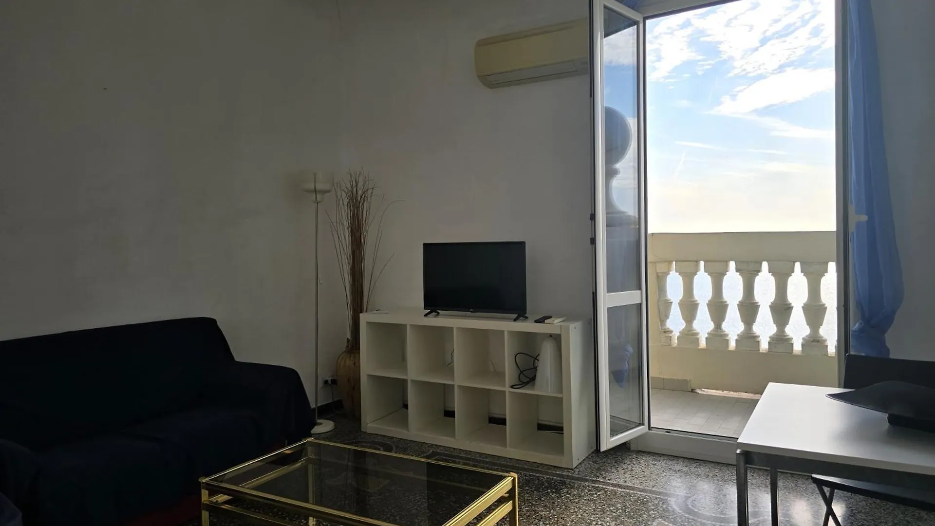 Marina Apartment Savona 0*,